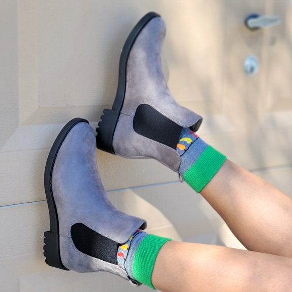 Women's Grey Flats Ankle Chelsea Booties - Picture 3 of 7